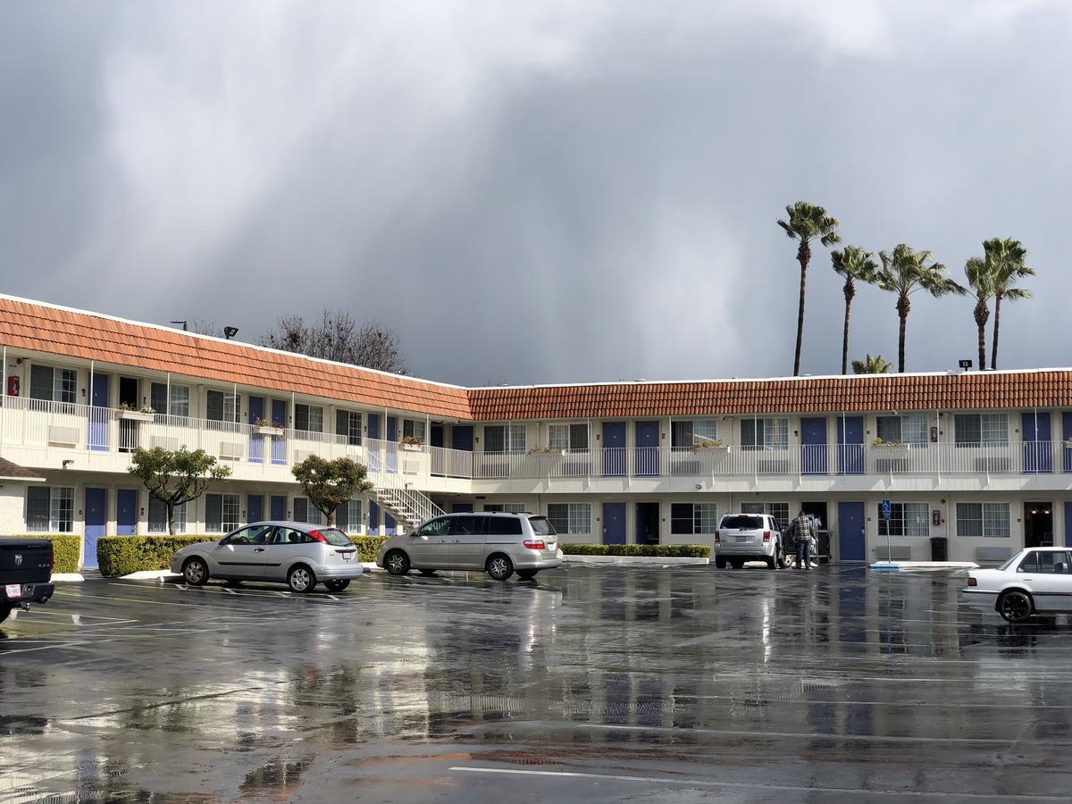 Gilroy Inn Exteriér fotografie